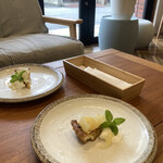 chufff cafe  - グレープフルーツのタルトとクリーム　ミント添え