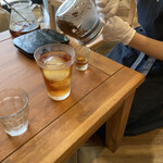 chufff cafe  - 紅茶やお茶は、最後の一滴がゴールデンドロップと言われて美味しい。それを味わうために、別の器で試させてくれます。