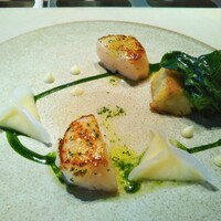 Tinc gana - 帆立のソテー　豚の脂のテリーヌ　ほうれん草　ラビオリ