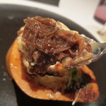 フロリレージュ - 牛のテールをほぐした物とジャガイモを和えたものです。