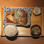 Akihabara Uokin - 鯛カブトの煮付け 1000円