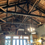 ミーティングハウス - 店舗内観2  屋根の構造美