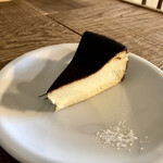 ミーティングハウス - バスクチーズケーキ