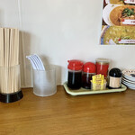 幸蘭 - 卓上セット。
奥行きが狭く少々食べにくいスペース。