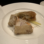 萬珍樓 - 春巻きと揚げ大根餅