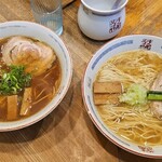 支那そばや 翠月 - 醤油と塩ねぎの比較