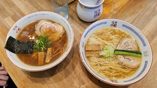 支那そばや 翠月 - 醤油と塩ねぎの比較