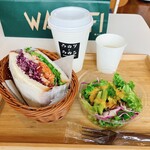 みのりカフェ - サンドイッチとサラダとドリンクのセット
