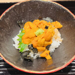 蓬左茶寮 - 雲丹丼