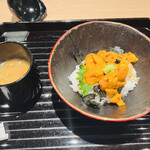 蓬左茶寮 - 雲丹丼