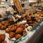SAISON　bakery&coffee - パン棚全景
