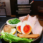 神楽 海老で鯛を釣る麺堂 - 