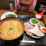 神楽 海老で鯛を釣る麺堂 - 