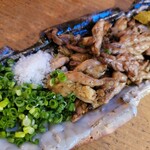 炭焼笑店 陽 - せせりの炙り@980