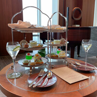 ザ タヴァン グリル＆ラウンジ - 