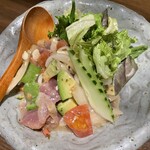 Ishoku Shu Chim Maya - 海鮮もサラダも美味しいです。