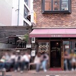 洋食の朝日 - 店の外観　９時５０分頃