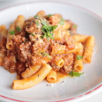 CODA ROSSA - 自家製ボロネーゼのマッケローニ。 CODA ROSSA - 自家製ボロネーゼのマッケローニ。