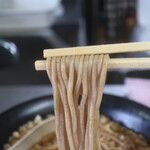 駅そば 大船軒 - とろ玉たぬききつねそばリフトアップ