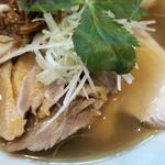 牡蠣だし麺屋 汐ノ音 - 鶏チャーシュー多数