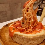 シカゴピザ＆スフレオムレツ Meat&Cheese ARK2nd - 中からクリーミーな明太子パスタが出てきます！！