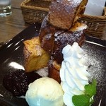 Free Bird - 食べごたえ十分なフレンチトーストtower《ﾟДﾟ》