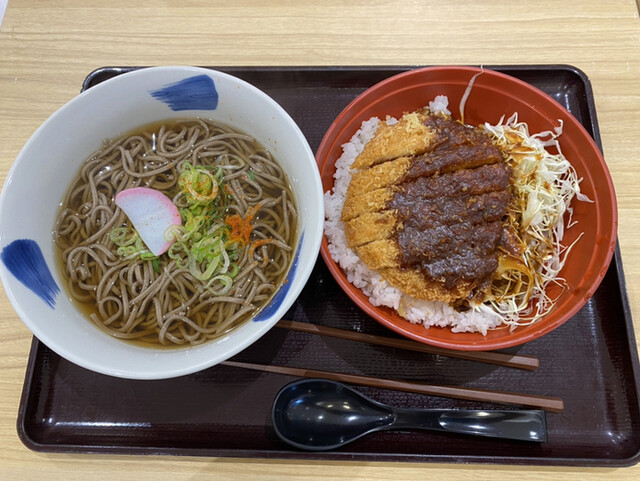 Honami Daishokudo Aimoru Miyoshi Ten