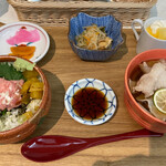 Yufoni - 【’23.6】トロタク丼&肉うどん　950えん