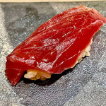 鮨 心白 - 大間の本鮪は120kgですが旨味が強い
