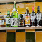 Hakata Ra-Men Nagahama Ya - 博多ラーメン屋で響とか白州とか飲む人いるのかなｗ