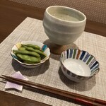 蕎麦 ほしの - 蕎麦前。枝豆は店主からのサービス？