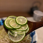 蕎麦 ほしの - 食べても美味しいすだち。