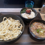 武蔵野うどん あっとん - 