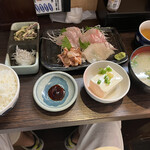 Tsukiji De Dondon - 