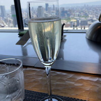 ニュー松坂 梅田32番街店 - スパークリングで乾杯〜