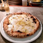 Pizzeria e Trattoria VACANZE NAGONE - クワトロフォルマッジ