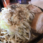 ラーメン二郎 - 肉好きを唸らせる絶品・神豚です！