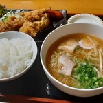 Kouraku - 唐揚げ盛り合わせラーメンセット