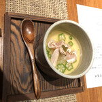 0760 - 先附
                                地鶏とオクラの冷製茶碗蒸し
                                最初の料理から『美味いっ』って声が出ました〜