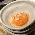 0760 - 附ダレ（新鮮生卵）
      このほかに、ゴマダレとポン酢ダレも付きます。
      私は、ゴマダレに辣油を入れたタレが一番美味しかったです。