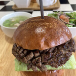 ハンバーガー モミジ - もう肉の華✻*˸ꕤ*˸*⋆。✻*˸ꕤ*˸*⋆。✻*˸ꕤ*˸*⋆。