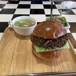 ハンバーガー モミジ - 華咲もみじバーガー プレーン