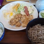 東京庵 - 料理写真:日替わりそば定食、火曜日は鶏の唐揚げ。730円。