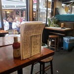 Yakitori Ebisu - テラス席が見える店内の様子