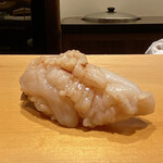 鮨 はしもと - 長万部 ホッキ貝
      大好きなホッキ貝、めちゃんこ甘くて旨い！
      シャコシャコとしたこの食感も大好きです♪