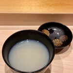 鮨 はしもと - 青森十三湖 シジミ汁
      シジミ汁、しみじみ美味しいと思うのです♪