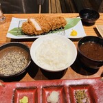 鎌倉かつ亭 あら珠 総本店 - 