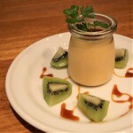 笑がおイタリアン - カスタードプリン（500円）。