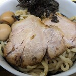 麺屋 よしすけ - 麺は浅草開化楼
      
      つじ田の人が何と言おうが
      麺そのものの味わいとか茹で加減とか
      確かめる儀式もアリっちゃう？