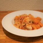 笑がおイタリアン - ウィークデイランチ　Aセット935円（本日のパスタ＋ドリンク　①トマトソース　チキンとかぼちゃ）。